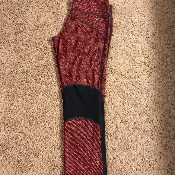 Nike Dri-Fit Crop Leggings - Picture 2 of 6